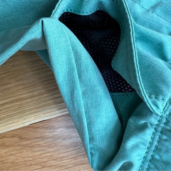 Old Navy StretchTech Shorts - Picture 4 of 4